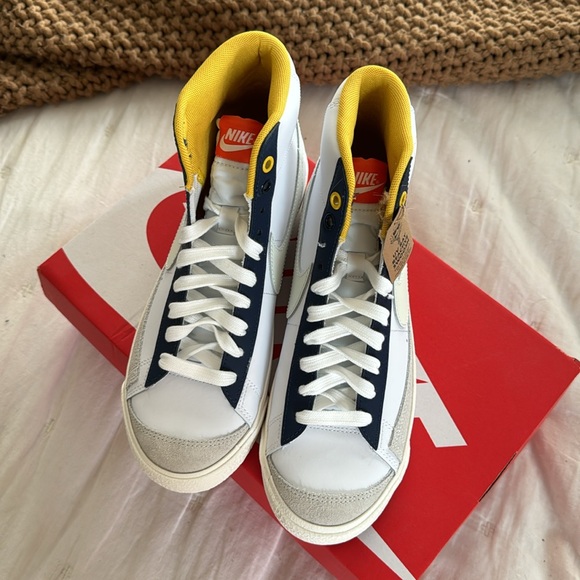 New in box Nike blazer mids sz 7 - Picture 4 of 4